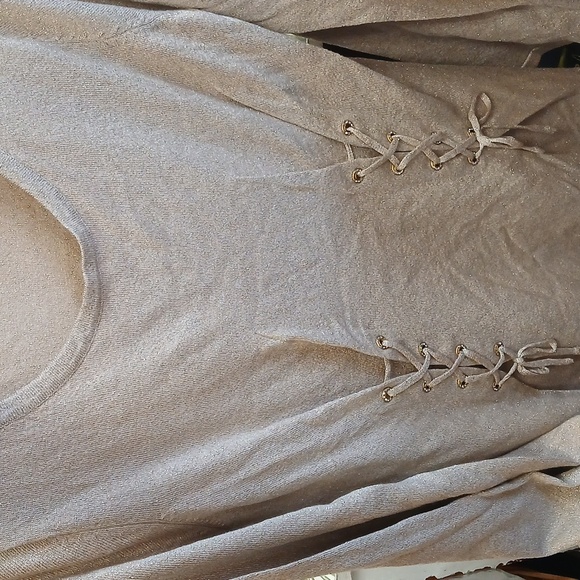 Thalia Sodi Gold L Vneck Flare Bell Sleeved Sweater Lace Up Rhinstone Eyelets - Picture 1 of 6
